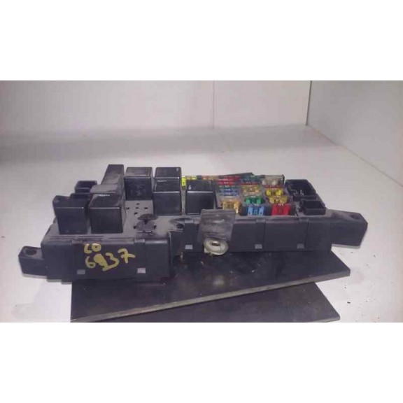 Recambio de caja reles / fusibles para volvo s80 berlina 2.4 d referencia OEM IAM 8607841  