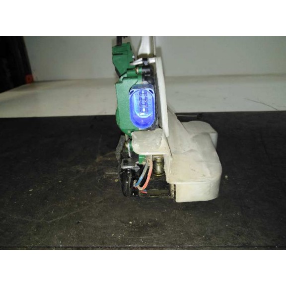 Recambio de cerradura puerta delantera izquierda para volkswagen polo (9n1) highline referencia OEM IAM  8 PIN 
