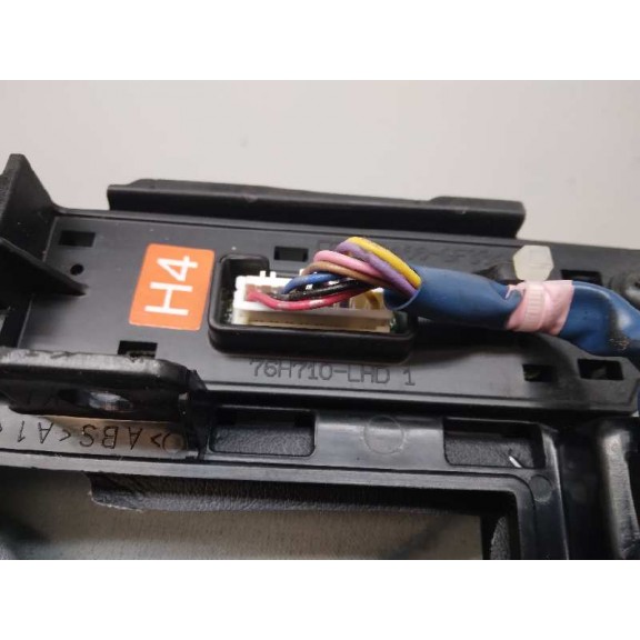 Recambio de modulo electronico para lexus is 300h referencia OEM IAM 76H710 5882153190 C/ CONSOLA