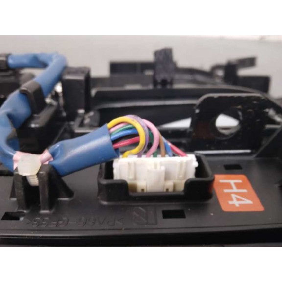 Recambio de modulo electronico para lexus is 300h referencia OEM IAM 76H710 5882153190 C/ CONSOLA