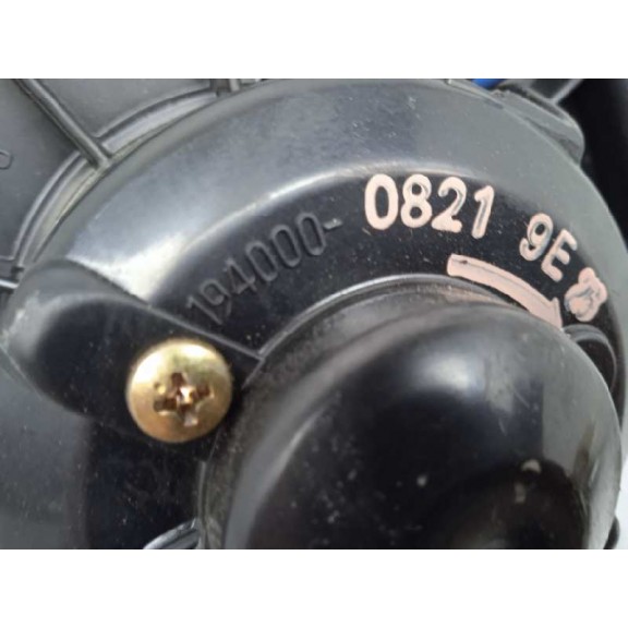 Recambio de motor calefaccion para toyota yaris (ncp1/nlp1/scp1) referencia OEM IAM 1940000821  2 PINS