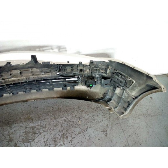 Recambio de paragolpes delantero para renault megane ii classic berlina 1.6 16v referencia OEM IAM   