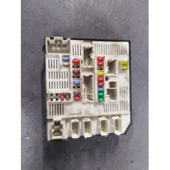 CAJA RELES / FUSIBLES 