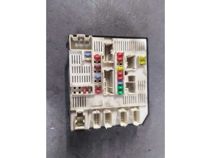 Recambio de caja reles / fusibles para renault laguna iii authentique referencia OEM IAM   