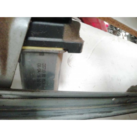 Recambio de elevalunas delantero izquierdo para dacia sandero laureate referencia OEM IAM 0371001 M13616C00 2 PINS