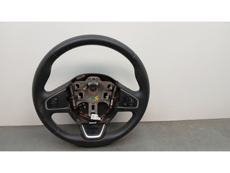 Recambio de volante para renault captur zen referencia OEM IAM 484000110r SIN AIRBAG 