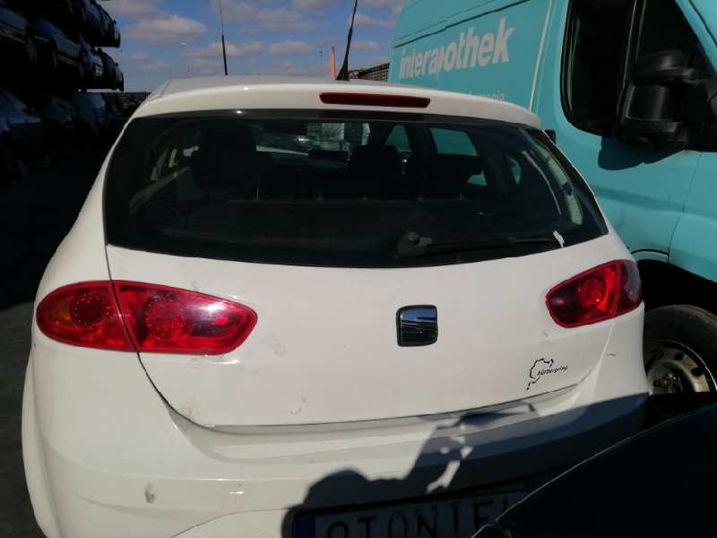 Recambio de porton trasero para seat leon (1p1) reference copa referencia OEM IAM 1P9827024 2ºFASE BLANCO