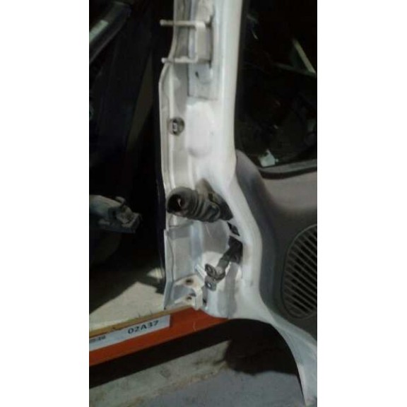 Recambio de puerta delantera derecha para ford transit caja cerrada, corta (fy) (2000 =>) ft 300 2.0 referencia OEM IAM  BLANCO 