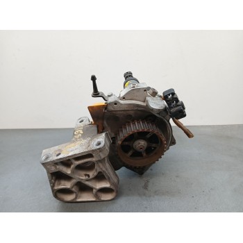 BOMBA INYECCION 8200108225 0445010075 con soporte