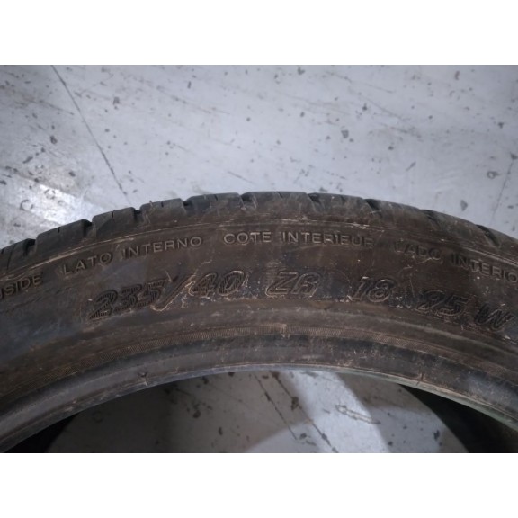 Recambio de neumatico para ford focus st-line referencia OEM IAM 235-40-1895W X1 18´´