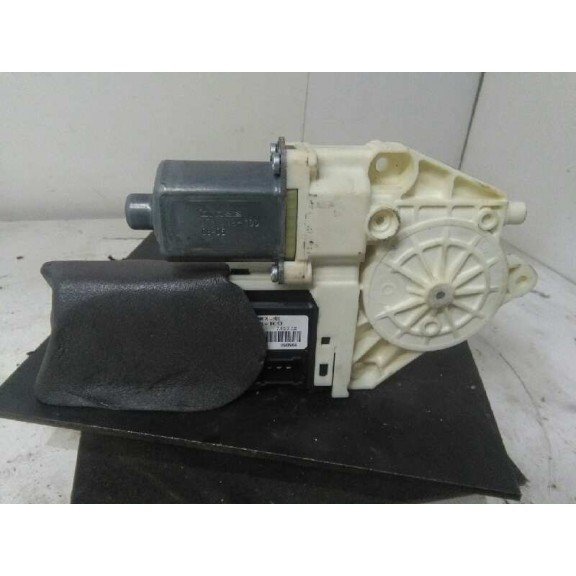 Recambio de motor elevalunas delantero derecho para renault laguna iii dynamique referencia OEM IAM 807300003R  