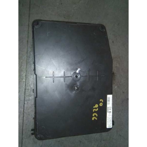 Recambio de caja reles / fusibles para renault scenic ii grand confort dynamique referencia OEM IAM 8200525384  