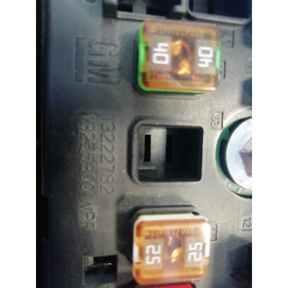 Recambio de caja reles / fusibles para opel insignia berlina 2.0 cdti cat referencia OEM IAM 544949969 13222782 13255300