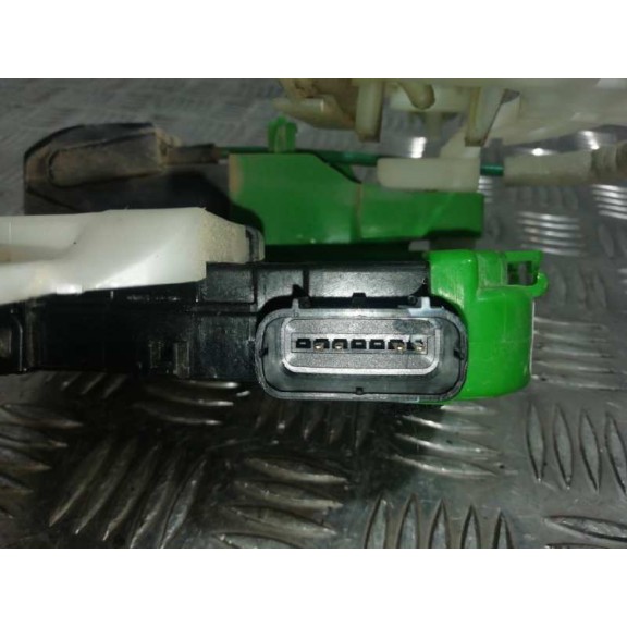 Recambio de cerradura puerta delantera derecha para hyundai i40 comfort referencia OEM IAM 813203Z020  