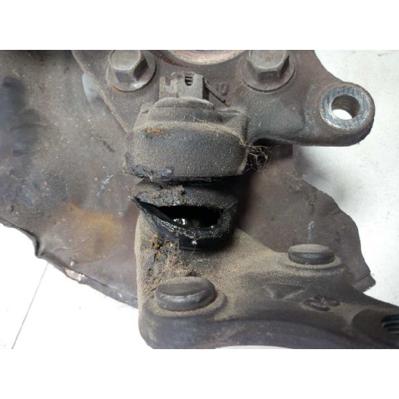 Recambio de mangueta delantera izquierda para toyota avensis touring sports advance referencia OEM IAM   