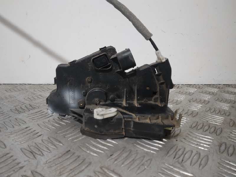 Recambio de cerradura puerta delantera derecha para bmw serie 3 berlina (e46) 320d referencia OEM IAM  7 PINES 