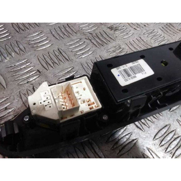 Recambio de mando elevalunas delantero izquierdo para kia soul 1.6 crdi cat referencia OEM IAM 4864901210  