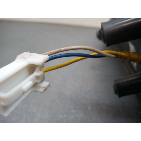 Recambio de retrovisor izquierdo para ssangyong korando 2.3 tdi referencia OEM IAM  3 CABLES 