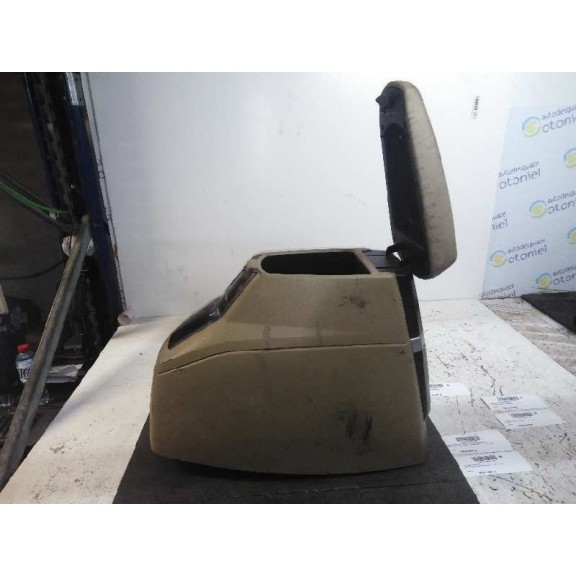 Recambio de apoyabrazos central para ssangyong rodius xdi premium referencia OEM IAM   