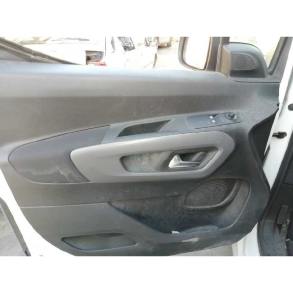 Recambio de guarnecido puerta delantera izquierda para toyota proace verso referencia OEM IAM  SIN BOTONERA 