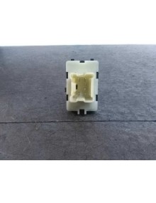 Recambio de mando elevalunas trasero derecho para renault captur luxe referencia OEM IAM    2