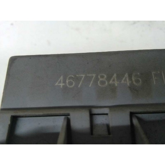 Recambio de caja reles / fusibles para fiat punto berlina (188) 1.2 8v referencia OEM IAM   