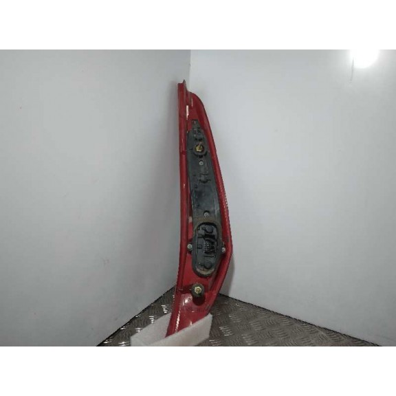 Recambio de piloto trasero izquierdo para fiat punto berlina (188) 1.2 8v referencia OEM IAM 46794078  