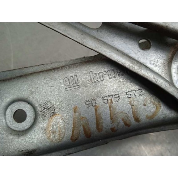 Recambio de elevalunas delantero derecho para opel zafira a club referencia OEM IAM 90579572 90579356 6 PINS