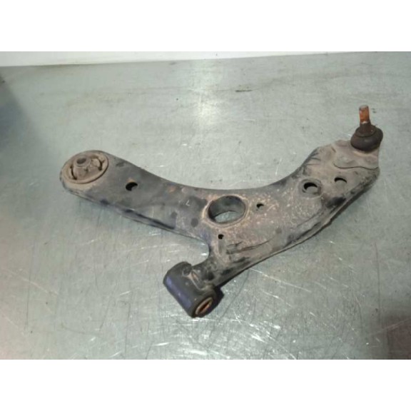 Recambio de brazo suspension inferior delantero izquierdo para lexus ct 200h referencia OEM IAM W11070  