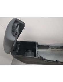 Recambio de apoyabrazos central para kia pro_cee´d ( ) 1.6 crdi cat referencia OEM IAM 84667A2000   2