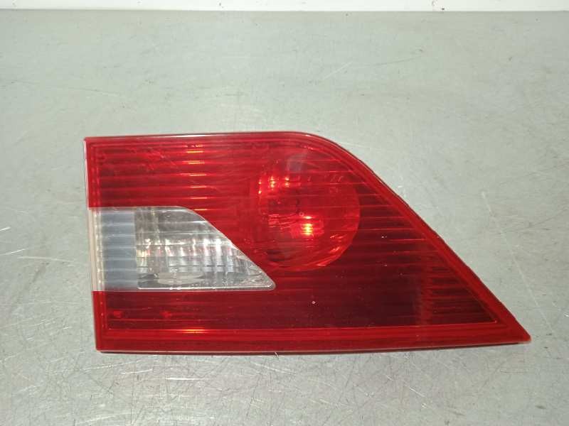 Recambio de piloto trasero derecho interior para bmw x3 (e83) 2.0d referencia OEM IAM 63213420206  