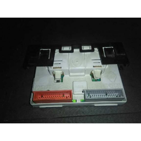 Recambio de display para renault clio ii fase ii (b/cb0) authentique referencia OEM IAM 8200028364  