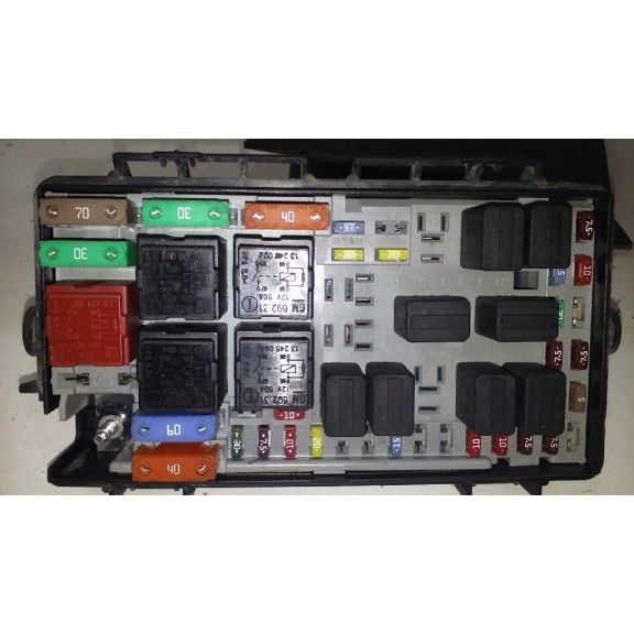 Recambio de caja reles / fusibles para opel corsa d catch me referencia OEM IAM 13217394EH  