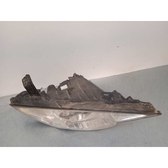 Recambio de faro derecho para ssangyong actyon 200 xdi referencia OEM IAM   