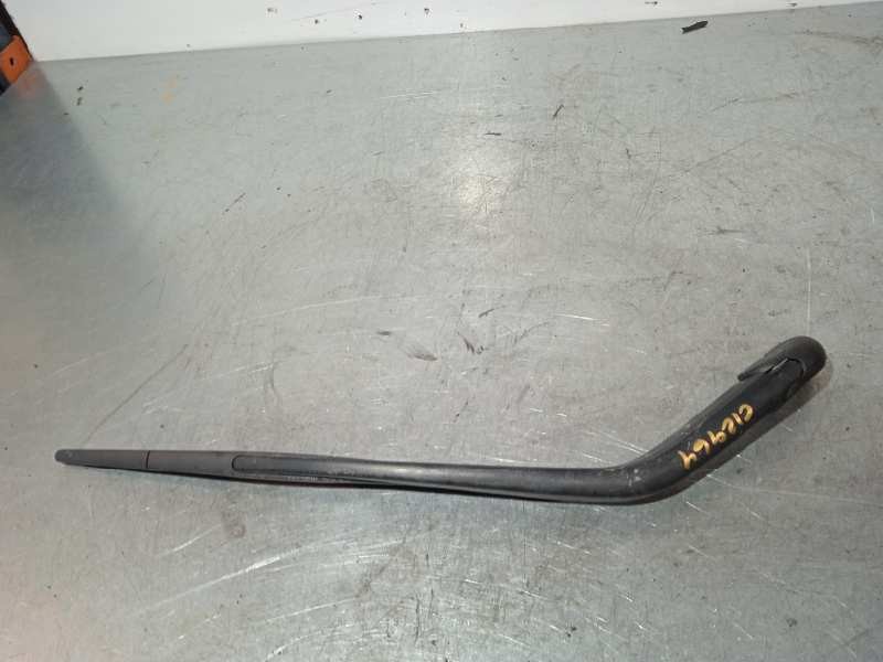Recambio de brazo limpia trasero para nissan nv 200 (m20) 1.5 dci cat referencia OEM IAM SR  