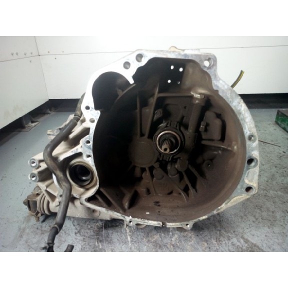 Recambio de caja cambios para nissan primera berlina (p12) acenta referencia OEM IAM  B 186.000KM