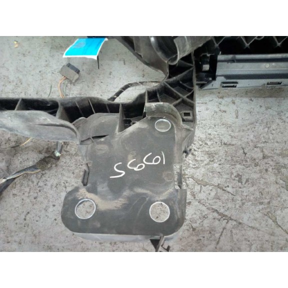 Recambio de panel frontal para renault megane ii classic berlina 1.6 16v referencia OEM IAM   