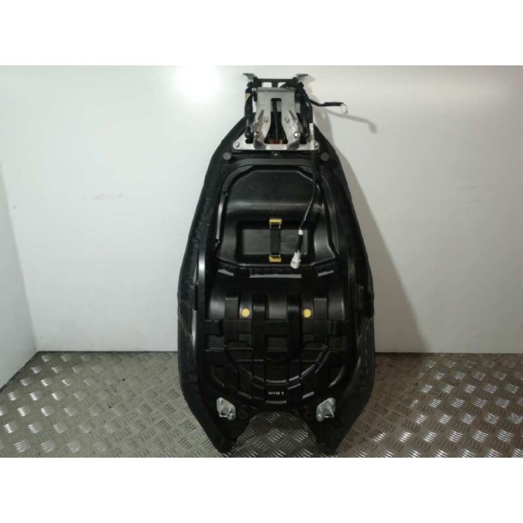 Recambio de juego asientos completo para yamaha tmax tmax dx referencia OEM IAM   