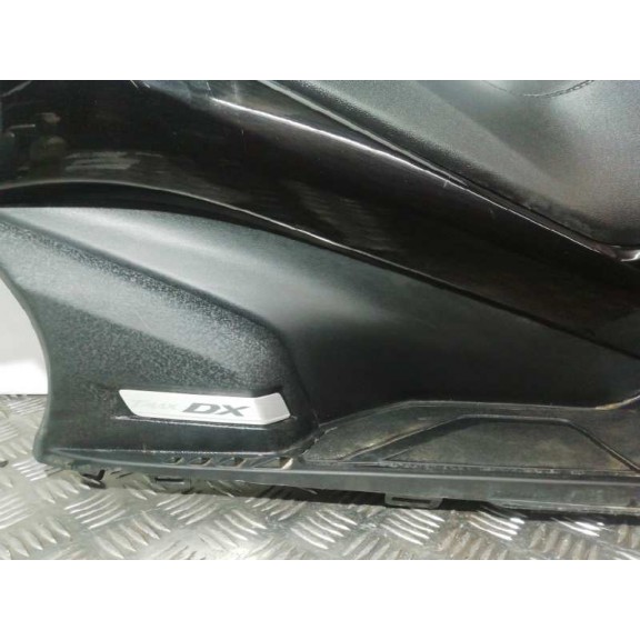 Recambio de plasticos para yamaha tmax tmax dx referencia OEM IAM BC32837M00 DELANTERO LATERAL DERECHO 