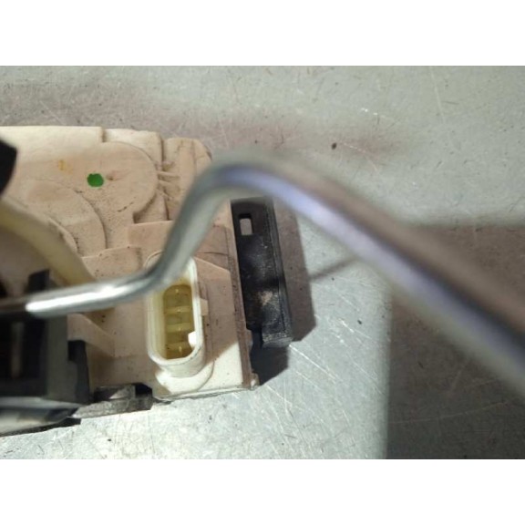 Recambio de cerradura puerta trasera derecha para mercedes-benz clase b (w246) b 180 cdi be (246.200) referencia OEM IAM A204730