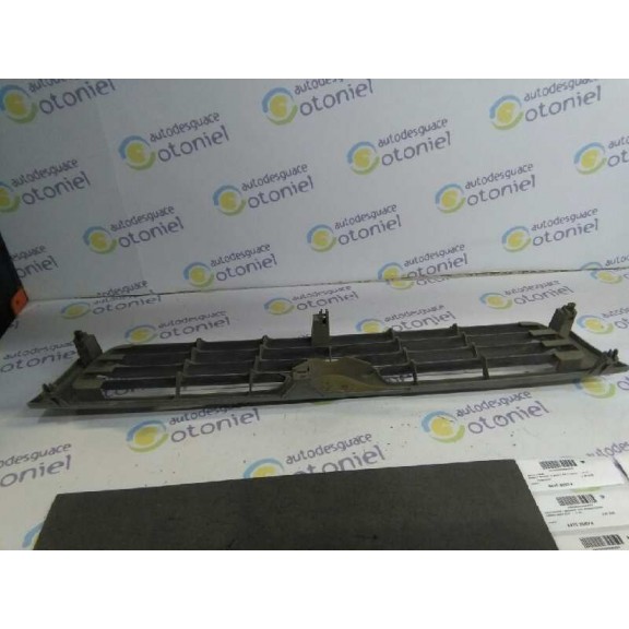 Recambio de rejilla delantera para mazda mpv (lv) 2.5 td referencia OEM IAM   