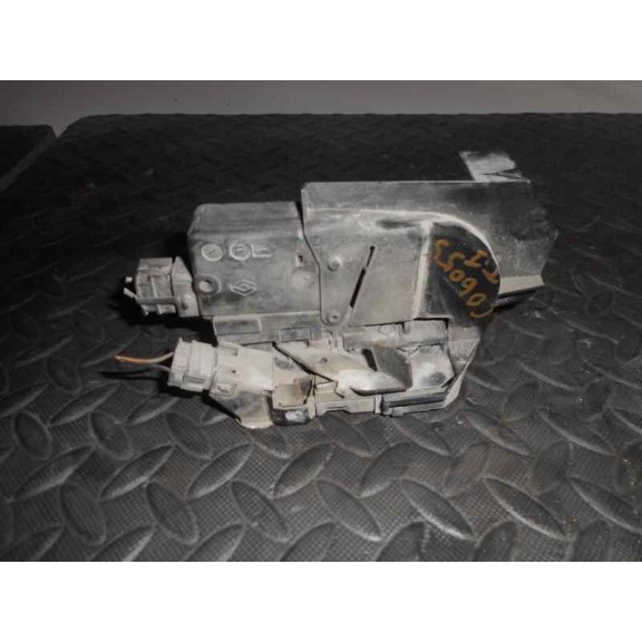 Recambio de cerradura puerta trasera izquierda para renault laguna (b56) 1.8 rn (b56b) referencia OEM IAM 7701038439  