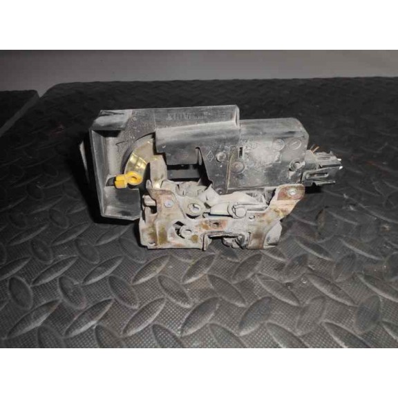 Recambio de cerradura puerta trasera izquierda para renault laguna (b56) 1.8 rn (b56b) referencia OEM IAM 7701038439  