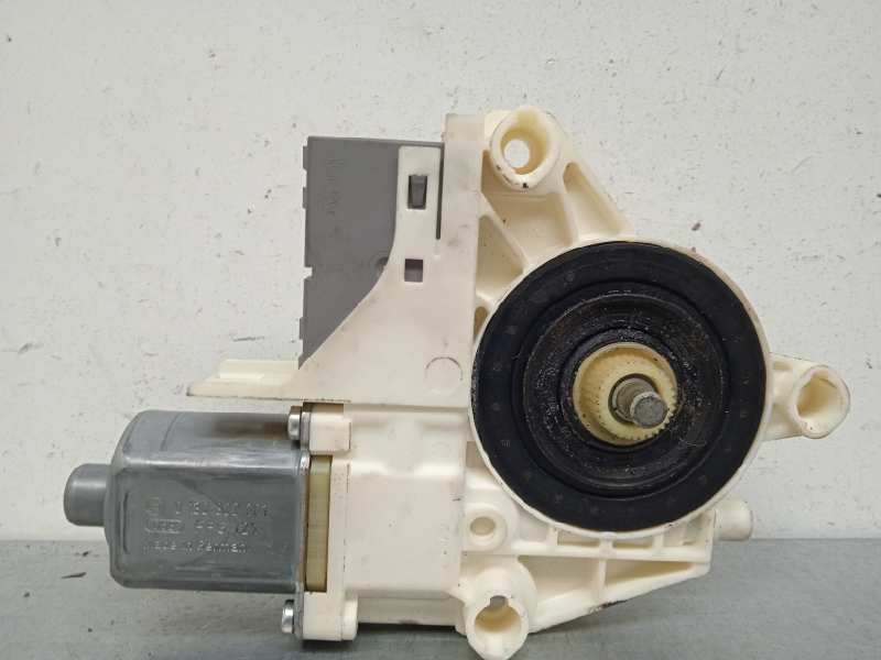 Recambio de motor elevalunas trasero izquierdo para peugeot 407 st sport referencia OEM IAM 0130822201 994651102 6 PINS