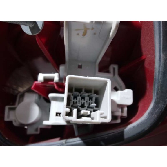 Recambio de piloto trasero izquierdo para ford fiesta (cb1) ambiente referencia OEM IAM 8A6113405  