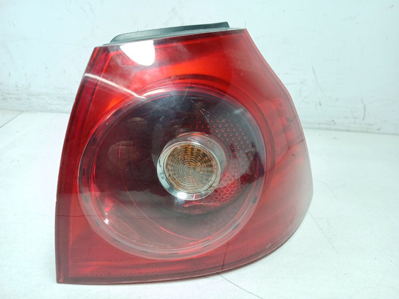 Recambio de piloto trasero derecho para volkswagen golf v (1k1) 1.9 tdi referencia OEM IAM 1k6945096aa  rozado ver foto