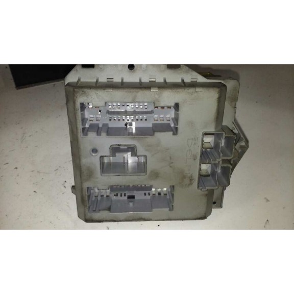 Recambio de caja reles / fusibles para fiat punto berlina (188) 1.2 8v referencia OEM IAM 46760255  