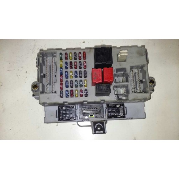 Recambio de caja reles / fusibles para fiat punto berlina (188) 1.2 8v referencia OEM IAM 46788428NPL  