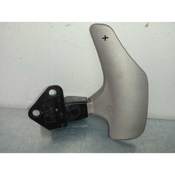 Recambio de mando volante para toyota auris luna referencia OEM IAM 5883T73 LEVA + SUBIR MARCHA