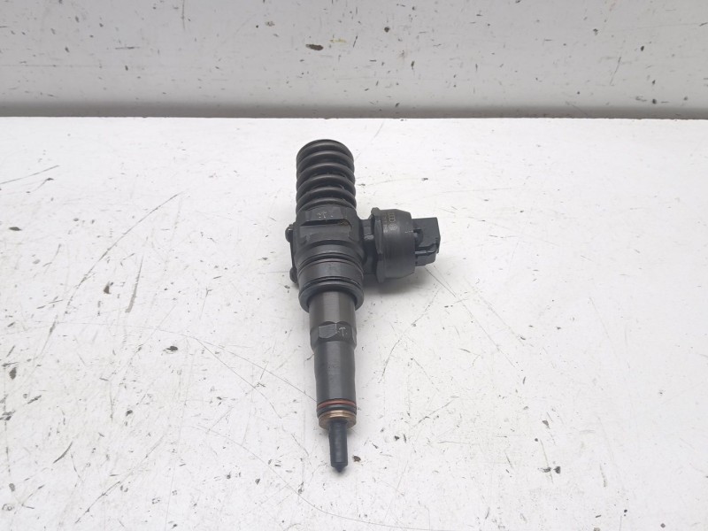 Recambio de inyector para seat ibiza iii (6l1) 1.4 tdi referencia OEM IAM 038130073BN 0414720313 